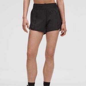 lululemon Hotty hot shorts 4”
